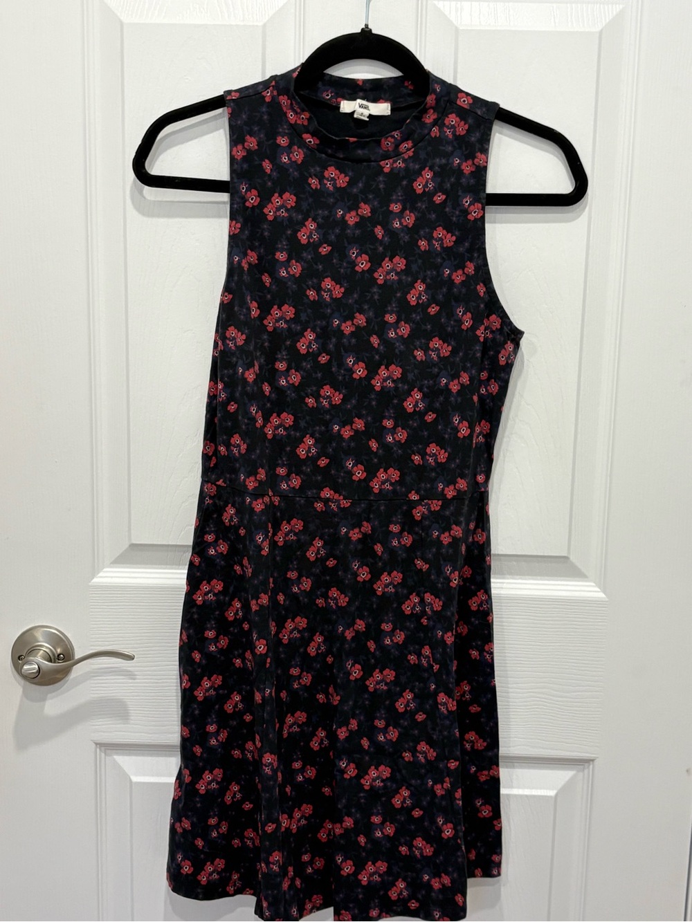 Vans sleeveless Black Floral A-Line Dress with Red Rose Print #1035